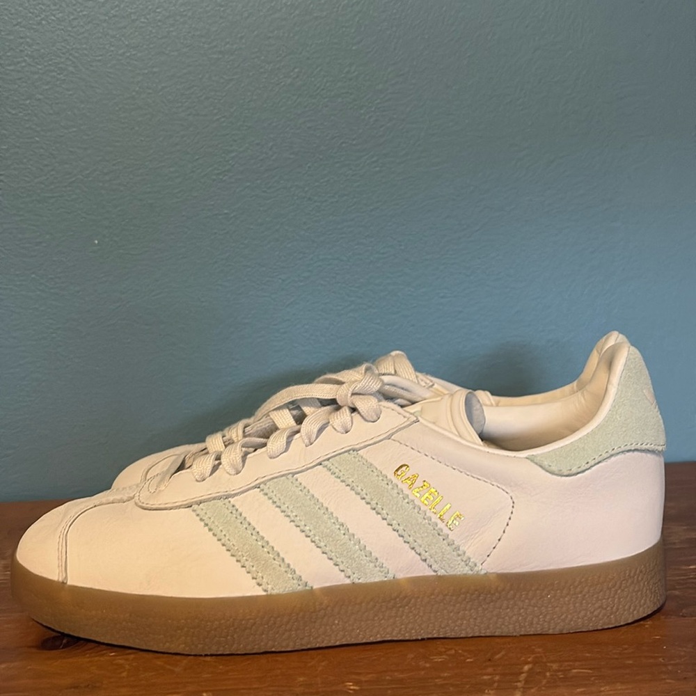 ADIDAS Gazelle - White/Mint - Size 6.5